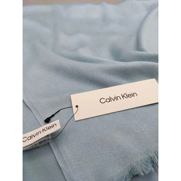 Calvin Klein Women's Scarf Blue (MSRP $40) - Picture 5 of 7